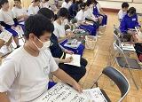 話し合いの意見をまとめているところ。